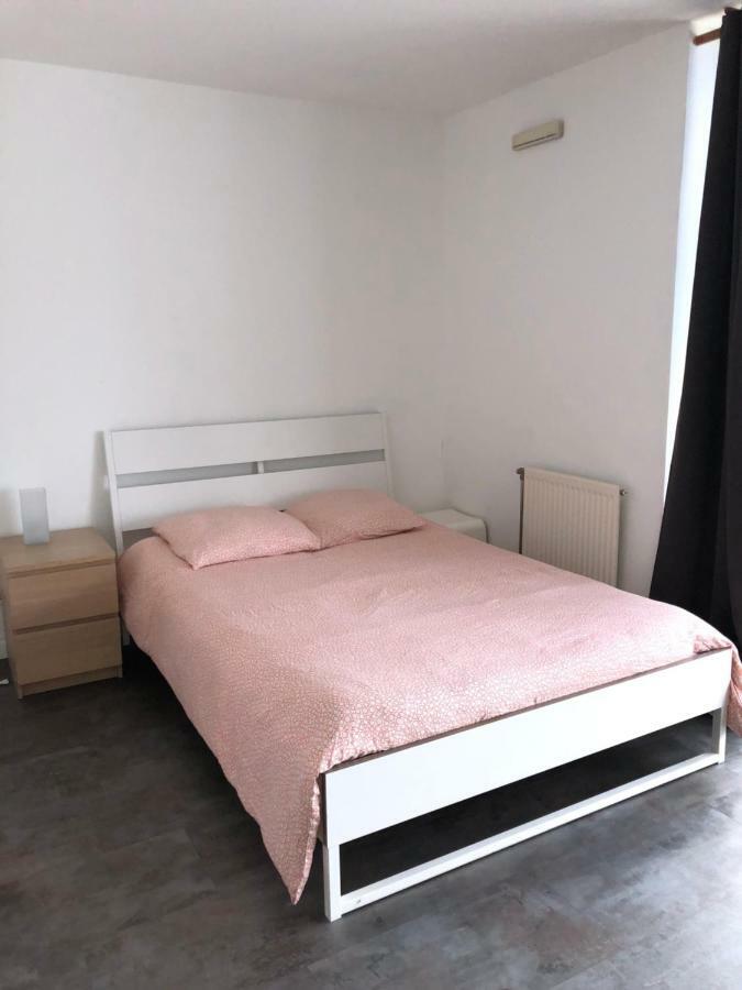 Studios De Standing - Emeraude - Lille Euralille Exteriör bild